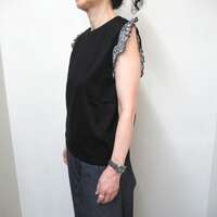 【Vent d'ouest】LIBERTY荷葉袖無袖上衣 黑色 日本製 ｜Vent d'ouest LIBERTYフリルノースリーブ