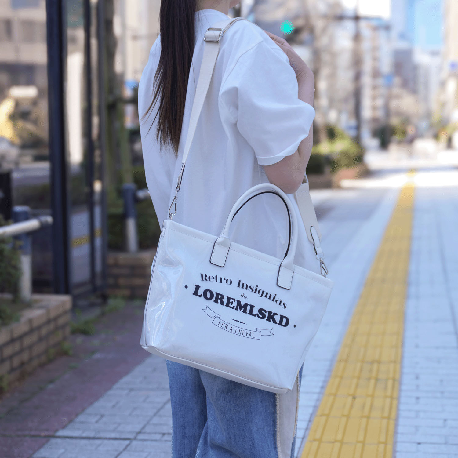 PVC Logo托特包 拉鍊 附可拆肩帶 好擦拭 3色|PVCロゴトートバッグ