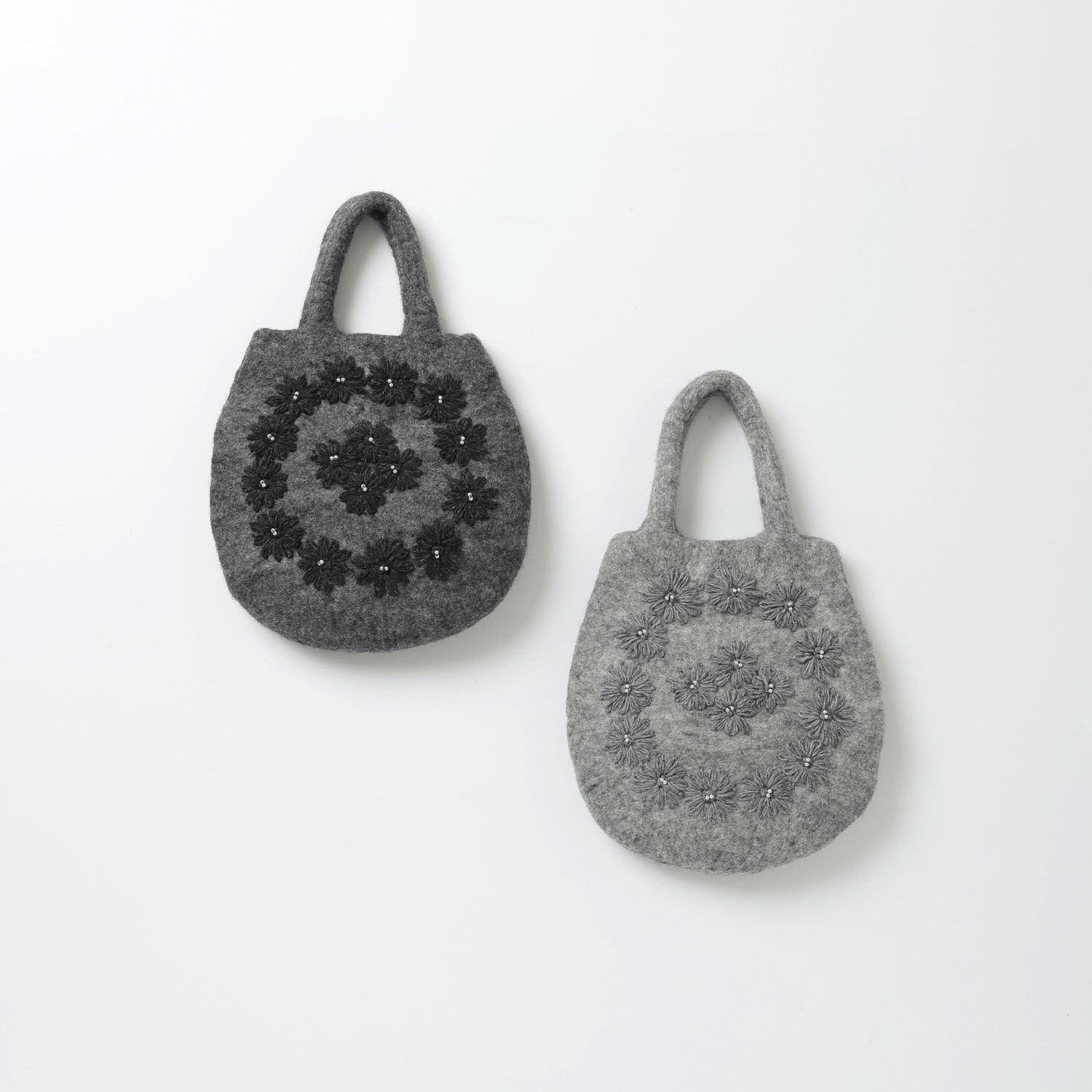 手工羊毛氈手提包 花朵珍珠刺繡 蛋形 尼泊爾製 2色｜花刺繍フェルトバッグ
