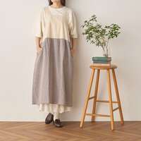 滿版花朵刺繡棉麻小格紋拼接抓褶連身圍裙 衣長116cm cloudnine｜チェック切替え刺繍ワンピースエプロン