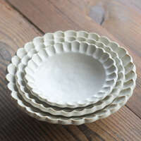 KANEKO KOHYO 小花瓣紋瓷器小碗 圓潤水果沙拉碗 13cm 日本製｜【カネコ小兵】リンカココ13ボウル