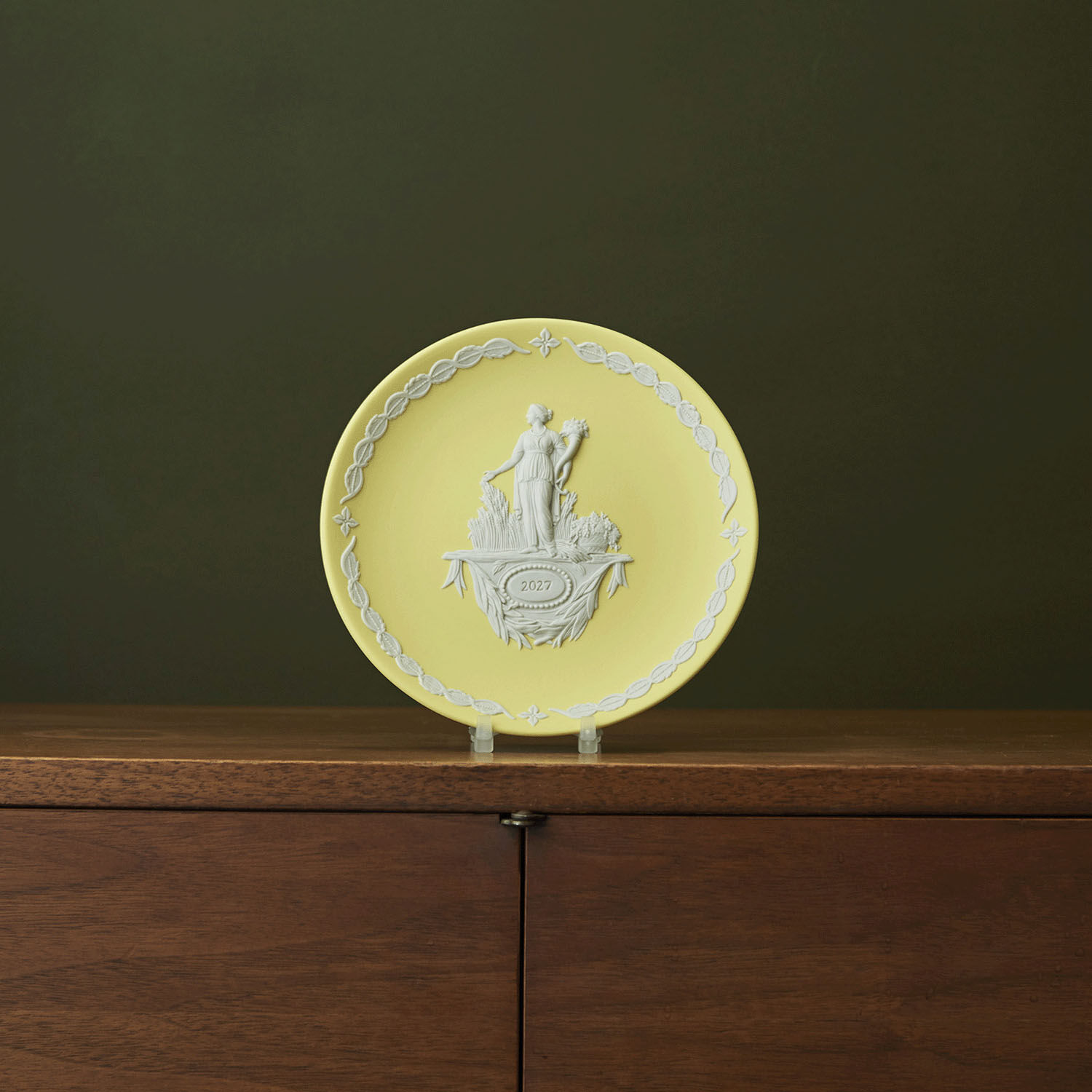 WEDGWOOD 2027年度紀念盤 豐收女神狄蜜特 黃色碧玉炻器 17cm|WEDGWOOD イヤープレート 2027