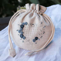 手刺繡方形收納包 16×16cm 麻 7款圖案【Zenma】｜Vyポーチ