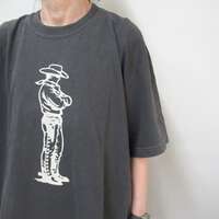 【ALL HOURS】牛仔圖案印花T恤 炭灰 日本製 ｜ALL HOURS プリントTシャツ "カウボーイ"