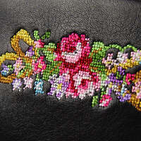 夢詩集 野花刺繡牛皮口金收納包 附鏡子 日本製 A款｜【日本製】 夢詩集 鏡付き押し口ポーチ