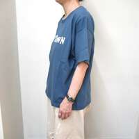 【ALL HOURS】MID TOWN 印花T恤 藍色 日本製 ｜ALL HOURS プリントTシャツ "MID TOWN"