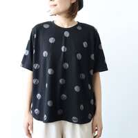 立體點點提花四分袖前後不對稱下襬針織上衣 身寬114cm cloudnine｜ドットジャカードカットソー