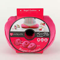 甜甜圈造型坐墊 可開可闔 31.5cm 車用靠枕 覆盆子紅｜ベーグルクッション ラズベリー
