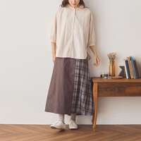 聚酯嫘縈丹寧格紋拼接單側打褶傘襬長裙 衣長86cm cloudnine｜デニム×チェック柄アソートプリーツ入りフレアスカート