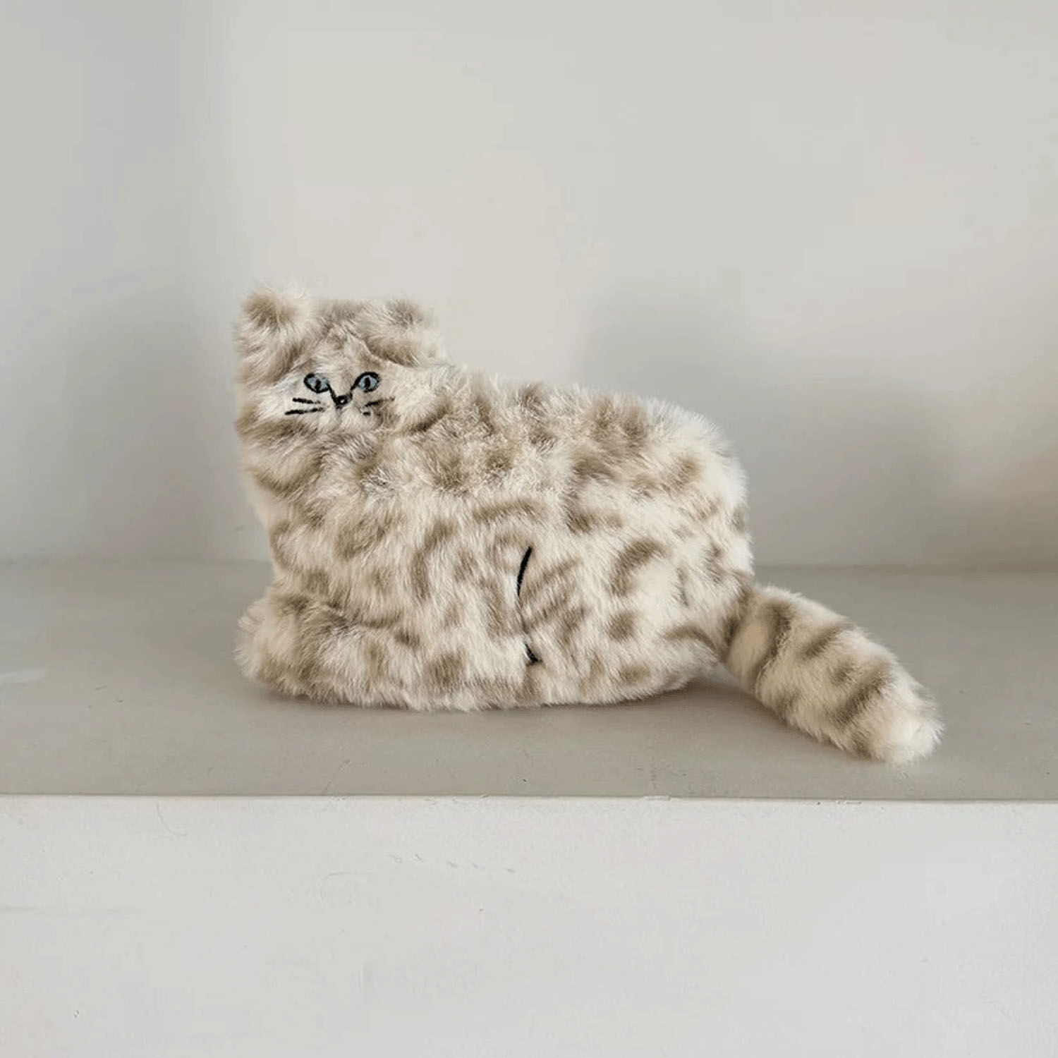 虎斑貓造型 立體毛絨收納包 可自立 14.7×13×6cm|チャミー ポーチ タビーキャット