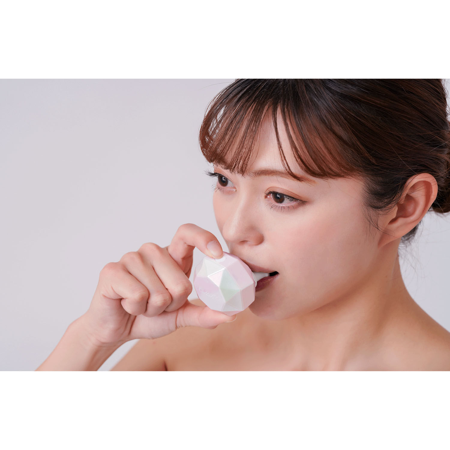 Cellsh 口含式震動美容器 一次約30秒 矽膠咬嘴｜Cellshクリスタルリップ