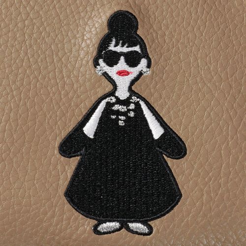 蕾迪艾瑪女孩刺繡合皮薄型多功能包 HAPPY FACE金釦款｜HAPPY FACE レディ・エマ マルチポーチ